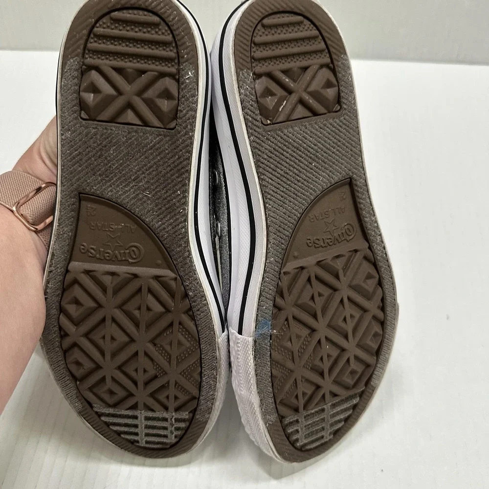 Converse Chuck Taylor All‎ Star Shoes Kids Size 2.5 Silver Low Top Sneakers